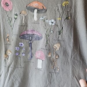 DOE small sage mushroom t-shirt #mushroomlove
